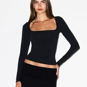 NEW - SKIMS SCOOP NECK LONG SLEEVE TOP